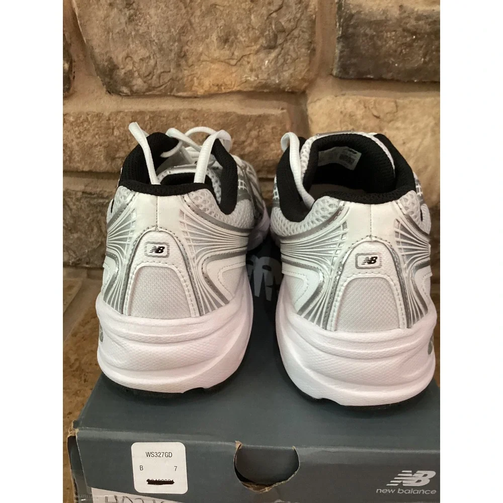 New Balance 740 Running Shoes White Black Silver Size Mens 8 Womens 9.5
